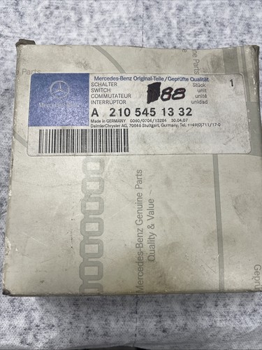 Mercedes benz reverse light - mercedes-benz,